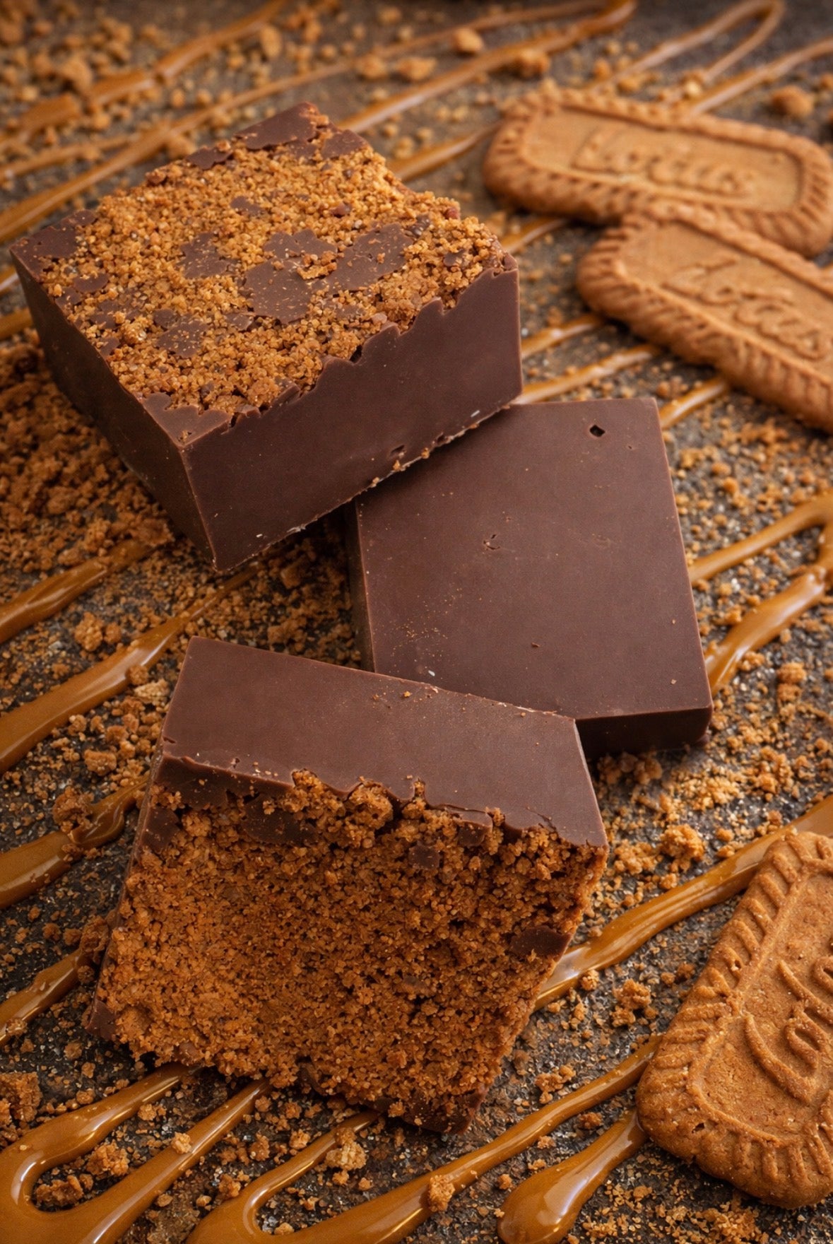 Milk Chocolate Caramalised Crunch block